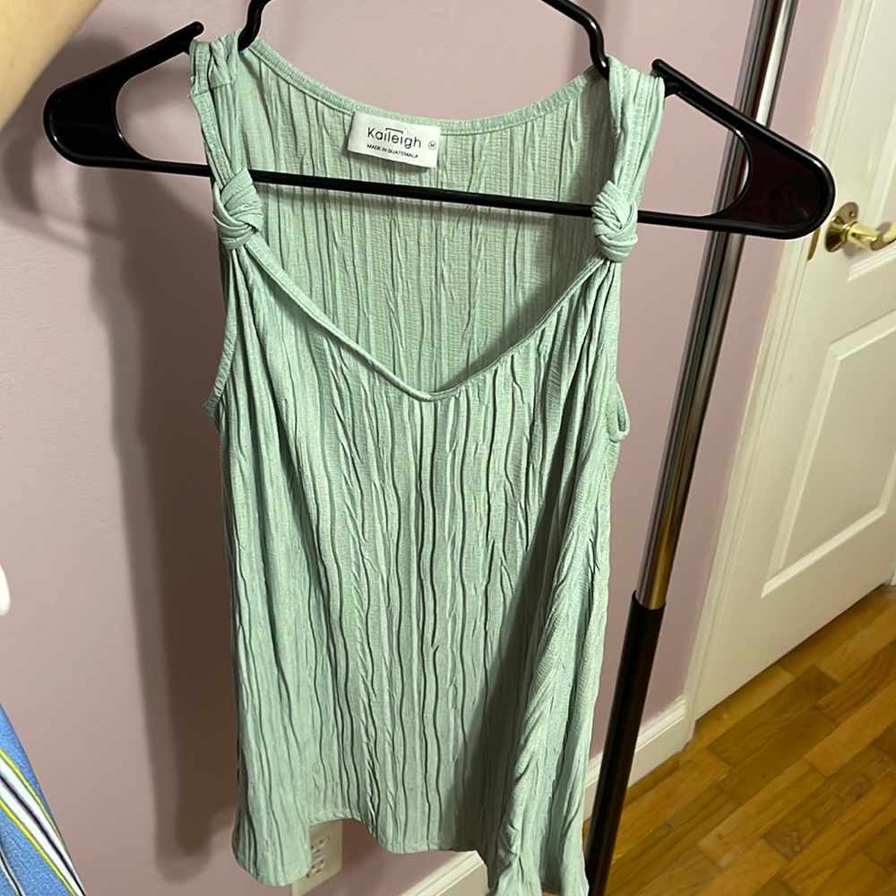 Green tank. Medium